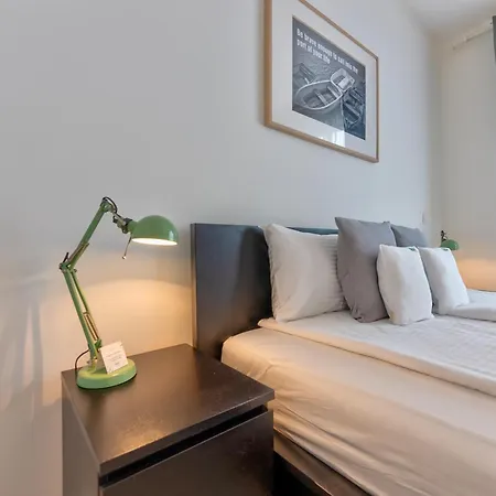 Zigzag Waterfront Aqua Daire