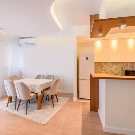 Zigzag Waterfront Aqua Daire *